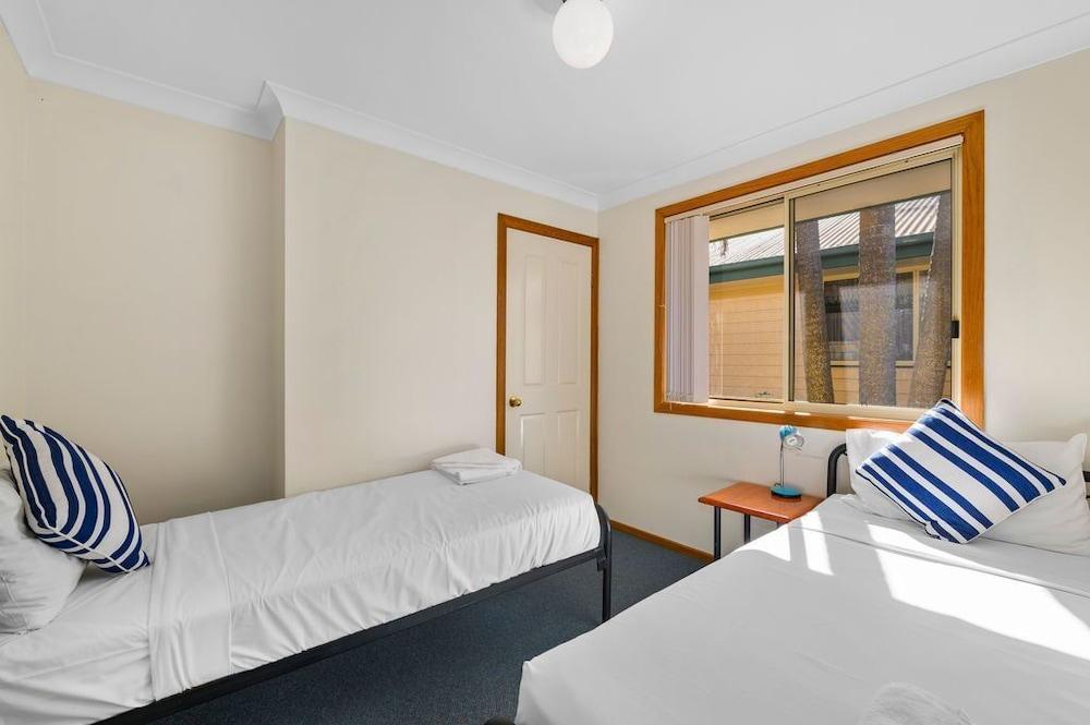 Dolphin Sands Holiday Cabins 科夫斯港 外观 照片