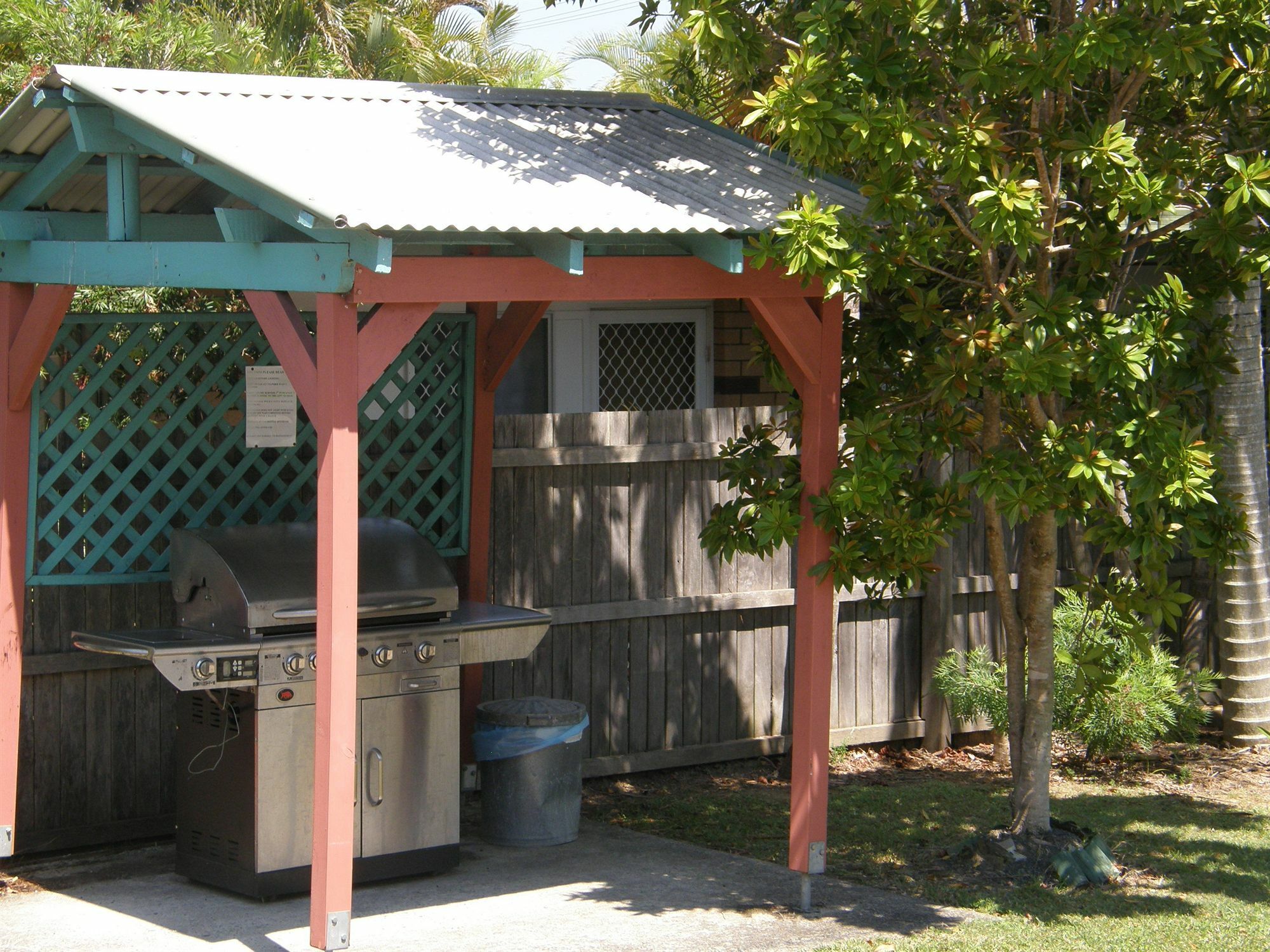 Dolphin Sands Holiday Cabins 科夫斯港 外观 照片